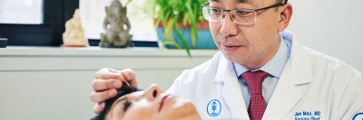Jun Mao, Chief of MSK's Integrative Medicine Service, delivers acupuncture
